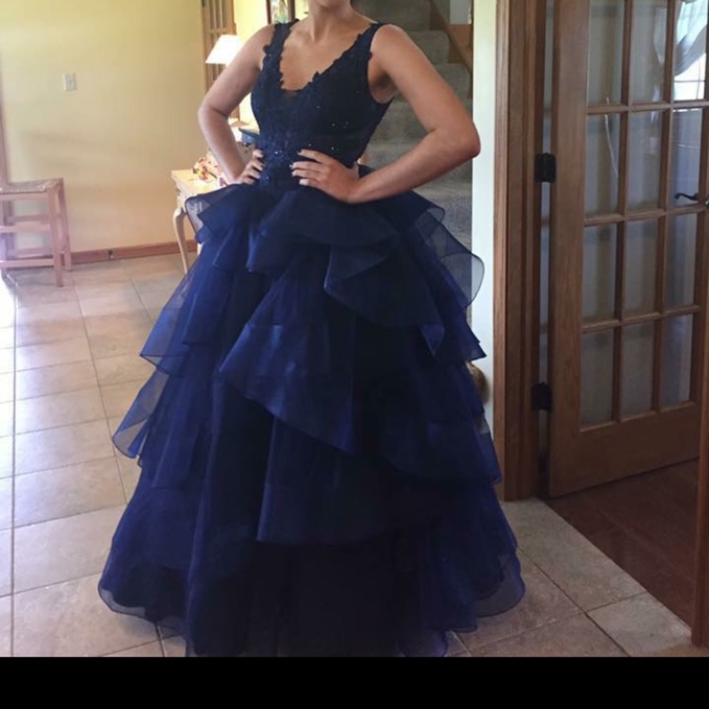 Stunning 2017 Ellie Wilde ballgown