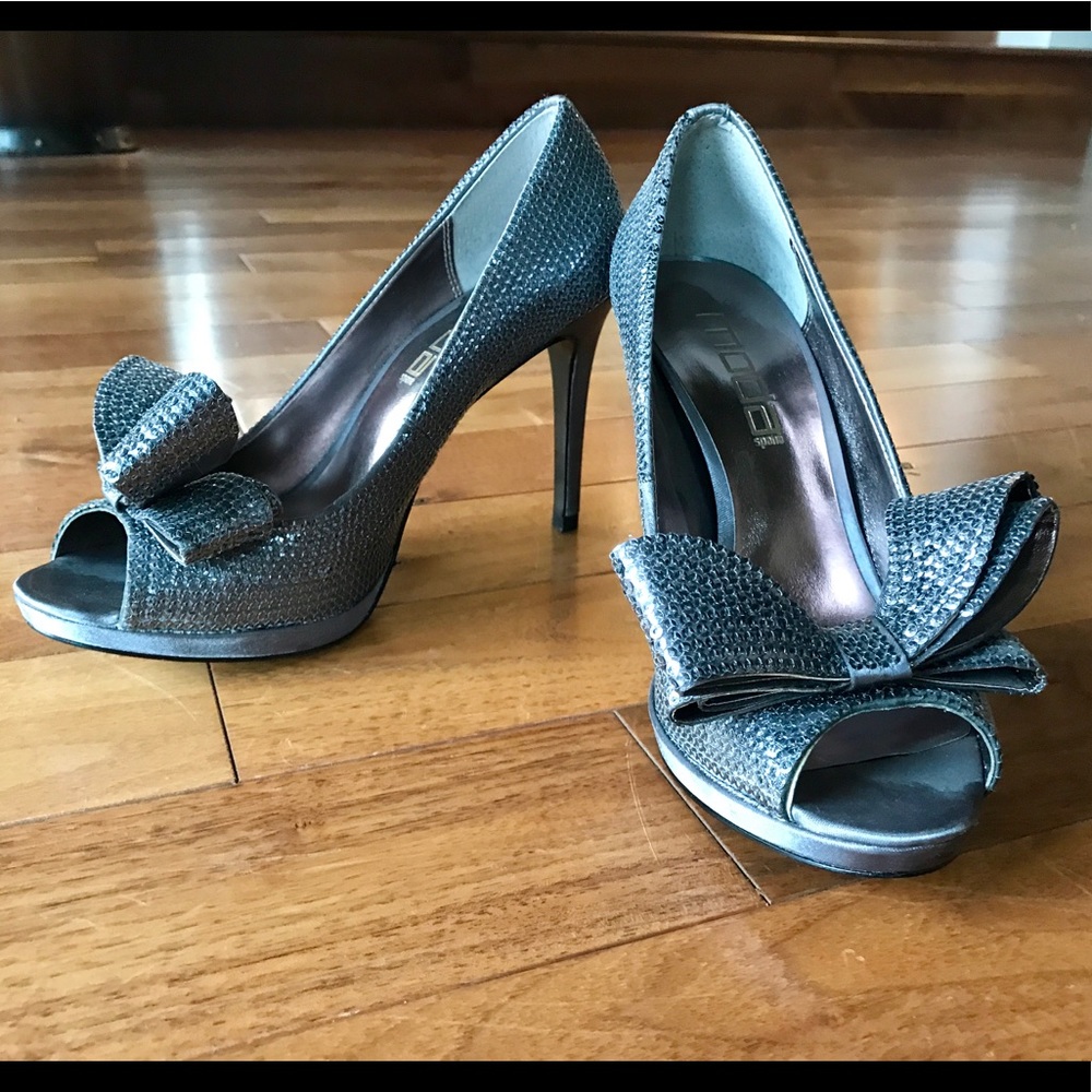 Stunning Silver Formal Sequins Heels