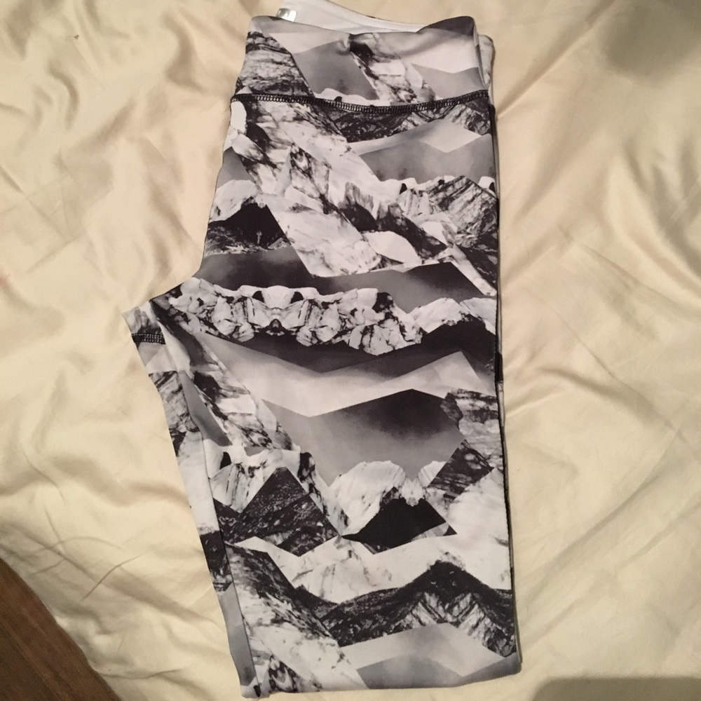 Forever 21 printed leggings