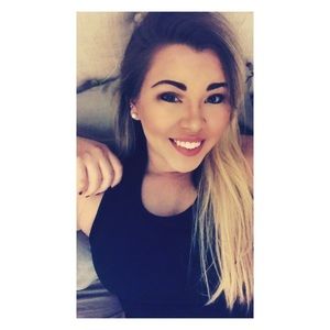 Meet your Posher, Kayla