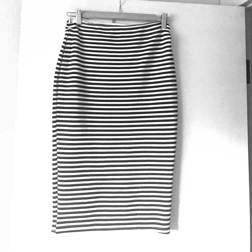 Blk n white pencil skirt