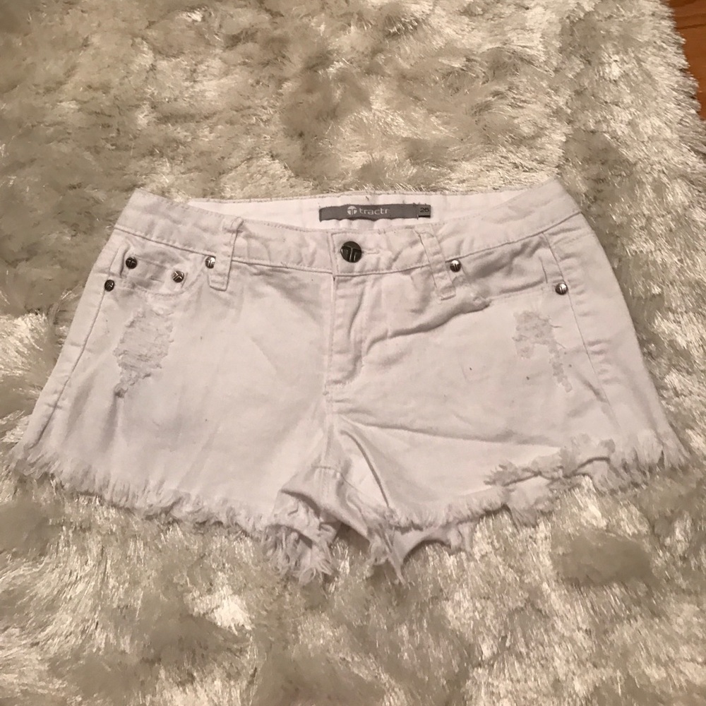 tractr white jean shorts