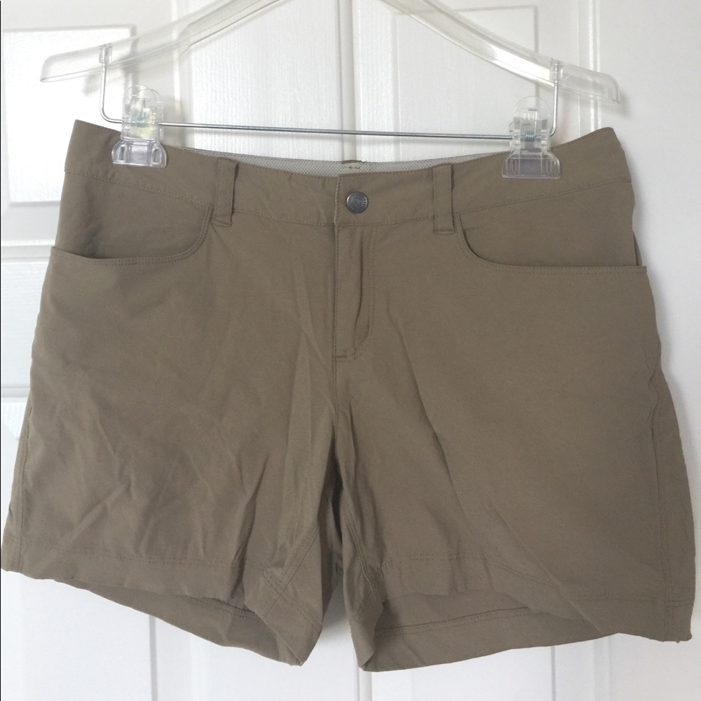 Patagonia hiking shorts (khaki-tan)
