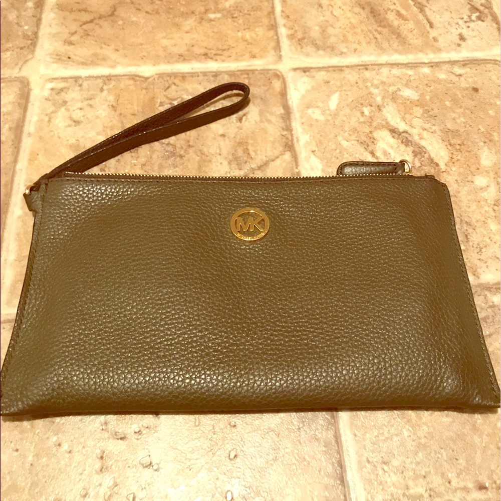 Michael Kors wristlet wallet