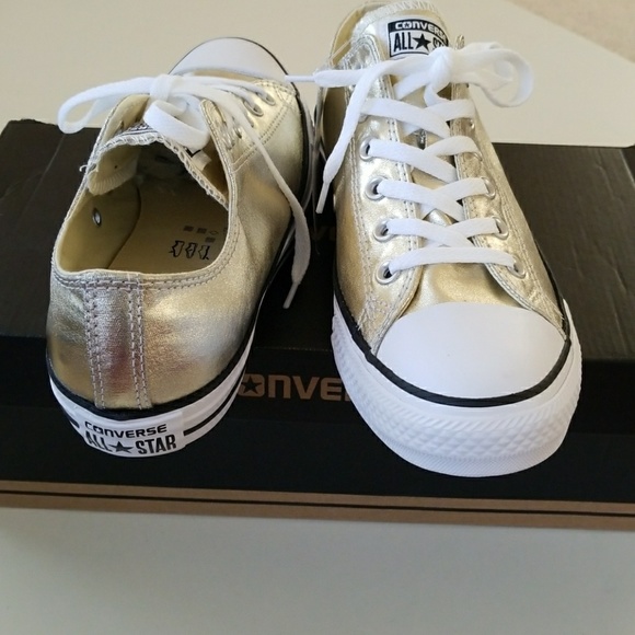 NWT Converse Unisex Super Star Sneakers - Picture 2 of 3