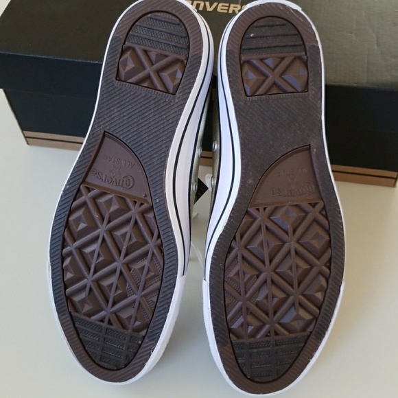 NWT Converse Unisex Super Star Sneakers - Picture 3 of 3