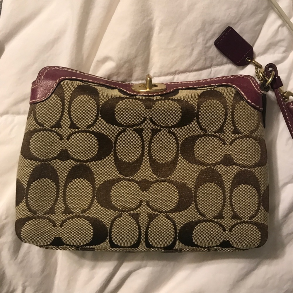 AUTHENTIC Coach Signature Wristlet NWOT