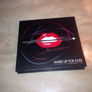 Makeup Forever Artist Shadows 1