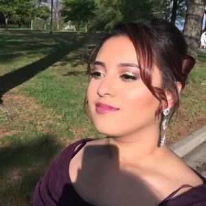 Meet your Posher, Halla