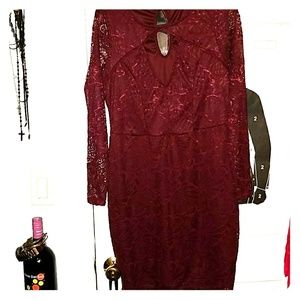 Maroon keyhole lace dress