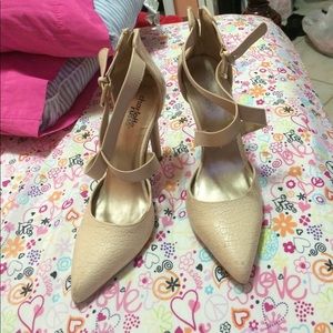 Charlotte Russe nude heels size 6
