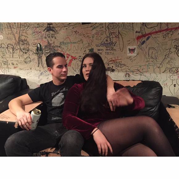 Meet your Posher, Olivia - Picture 1 of 1