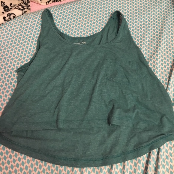 Adorable dark green crop top. - Picture 2 of 2