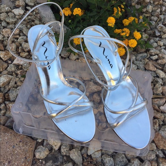 NINA SLIVER ANKLE STRAPS SANDALS HEELS SZ 9 - Picture 1 of 6
