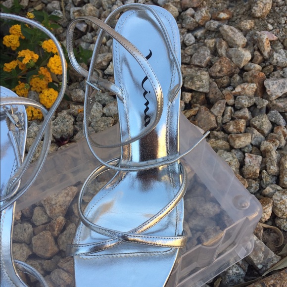 NINA SLIVER ANKLE STRAPS SANDALS HEELS SZ 9 - Picture 3 of 6