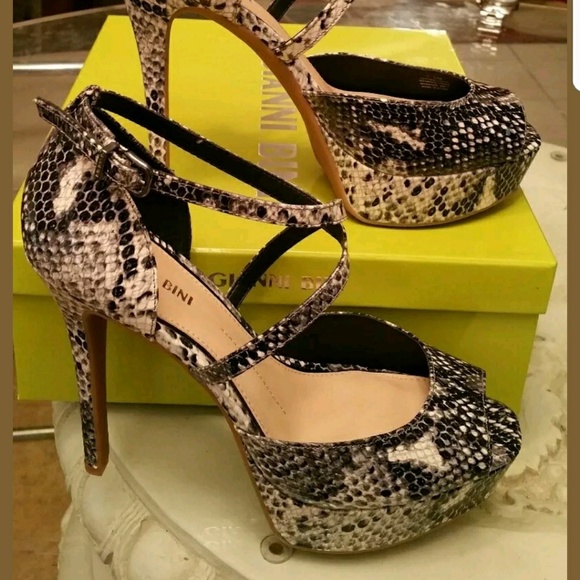 Gianni Bini Size 6.5 Black & Cream Snake Skin Heel - Picture 6 of 6