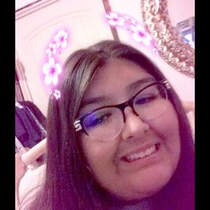 Meet your Posher, Alicia