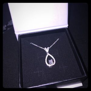 Brand new in box Cate&Chloe Necklace