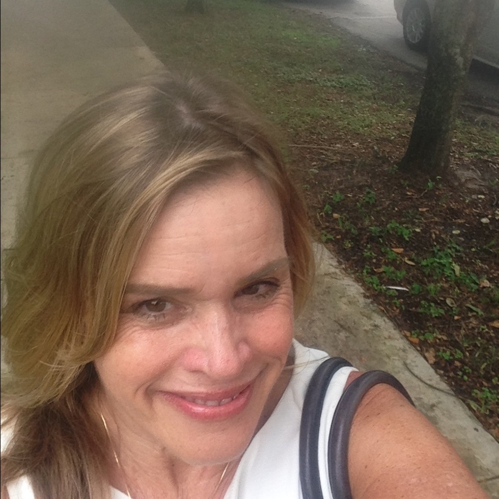 Meet your Posher, Deborah