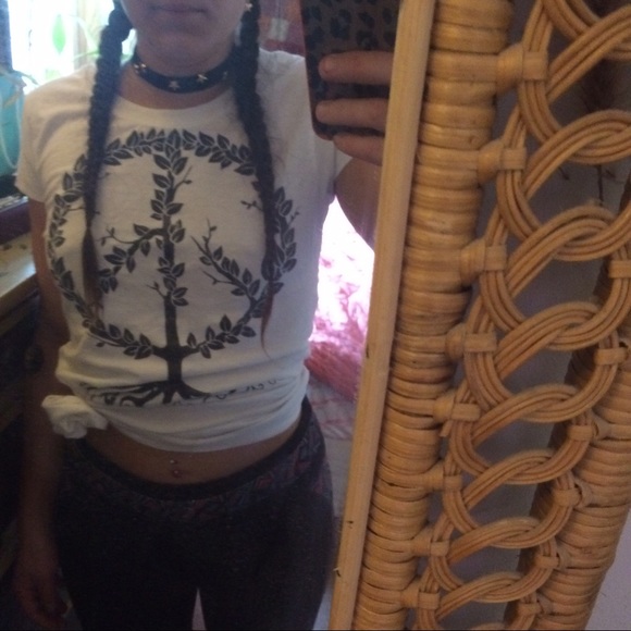 Peace sign tree tee - Picture 2 of 2