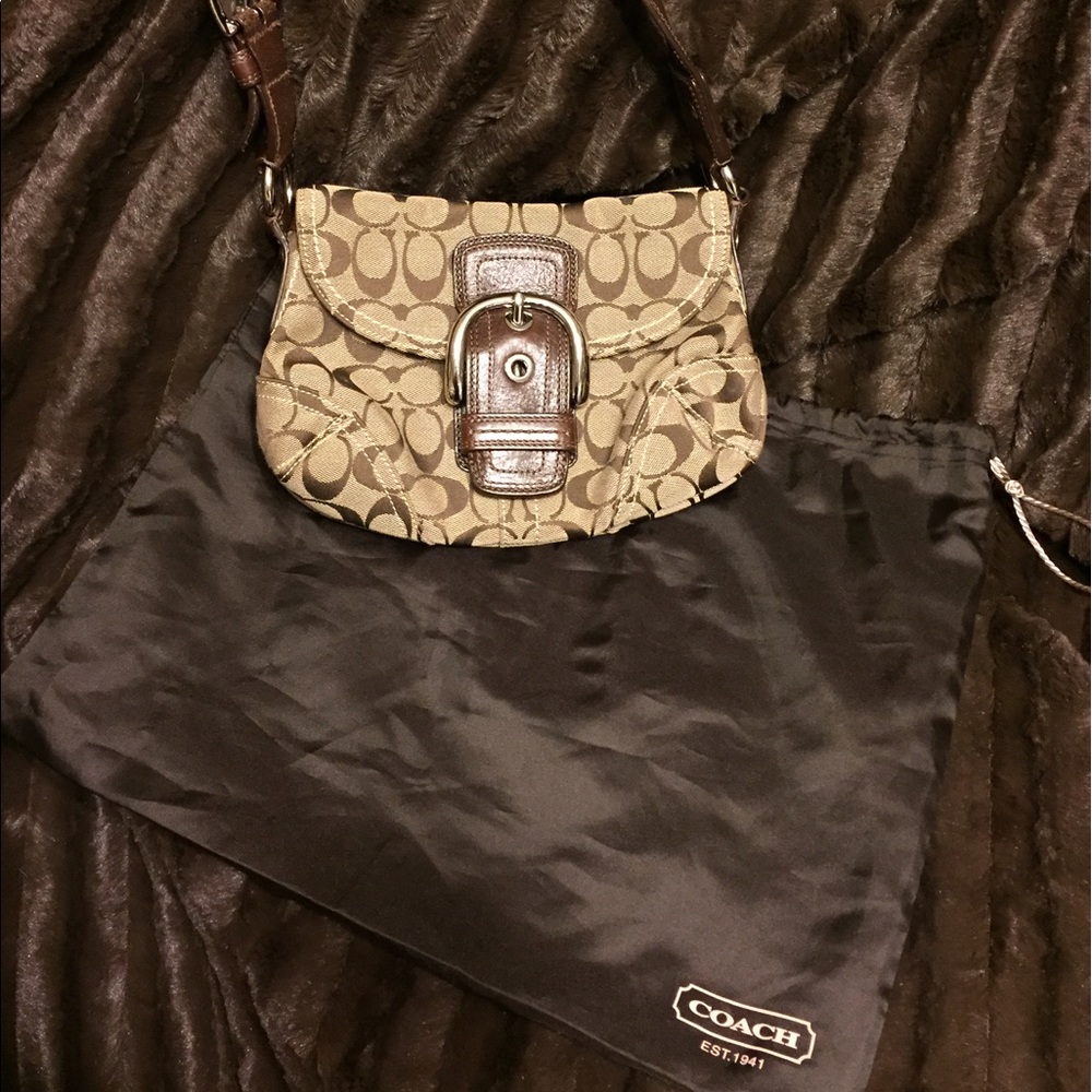 NEVER USED COACH SHOULDER PURSE!!!