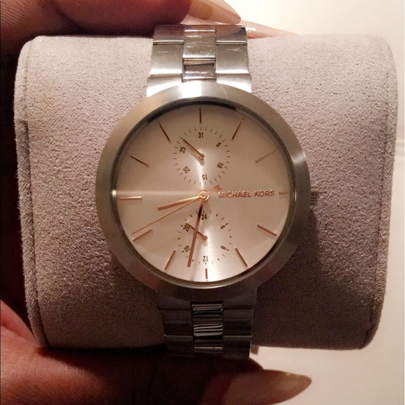 Micheal Kors Unisex Watch - Picture 2 of 5