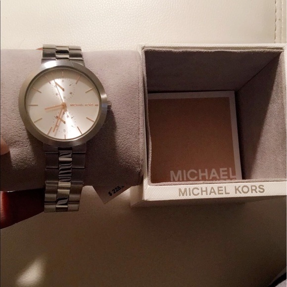 Micheal Kors Unisex Watch - Picture 3 of 5