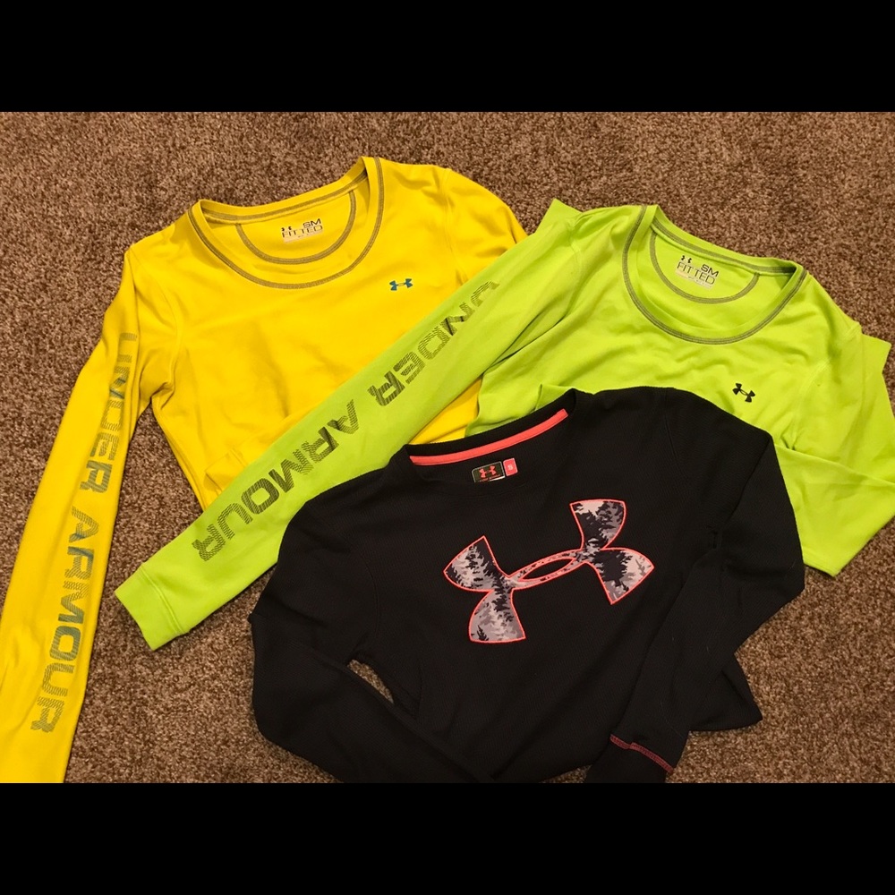 Lot of 3 long sleeve UA shirts