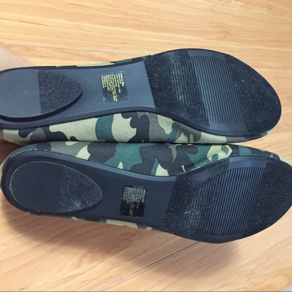 NWOT Studded camo mouse flats - Picture 5 of 5