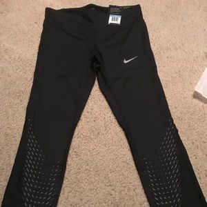 Nike Women's 3/4 tight pants