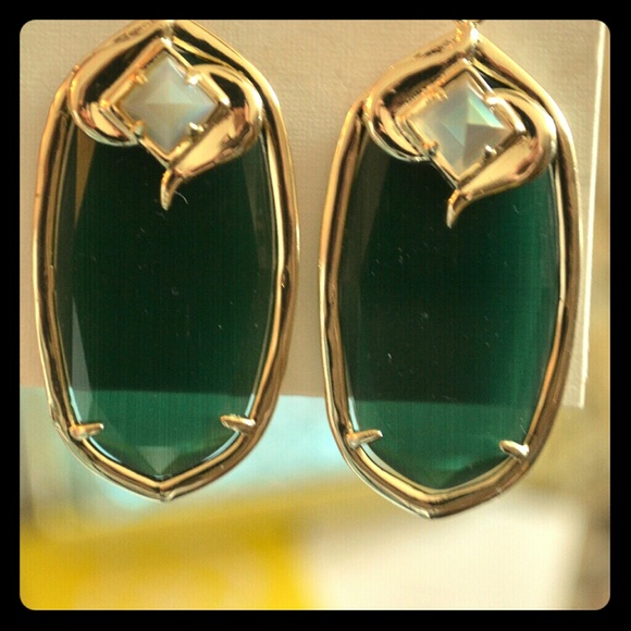 Kendra Scott Gabby Earrings in Green Mamba - Picture 3 of 8