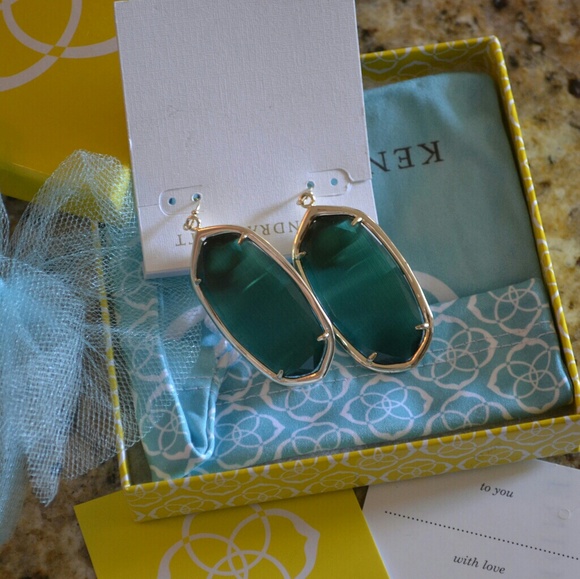 Kendra Scott Gabby Earrings in Green Mamba - Picture 4 of 8