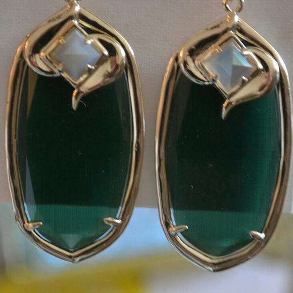 Kendra Scott Gabby Earrings in Green Mamba - Picture 6 of 8