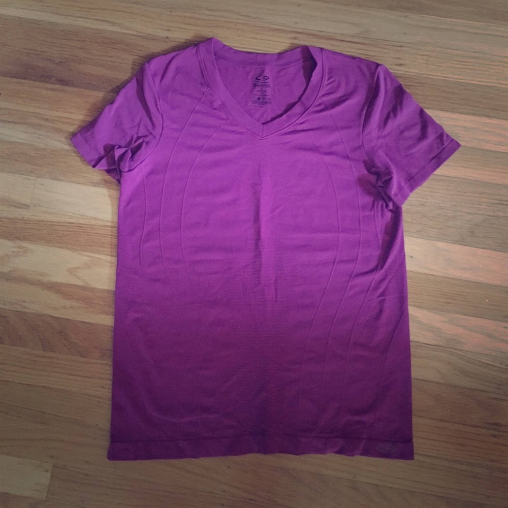 Champion v-neck top!