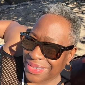 Meet your Posher, Yvette