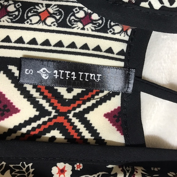 ✨ Buy 3 for $25 ✨NEW! Tribal Print Swing Dress - Picture 3 of 4