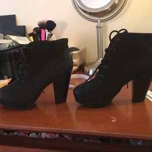 BRAND: Merona Booties