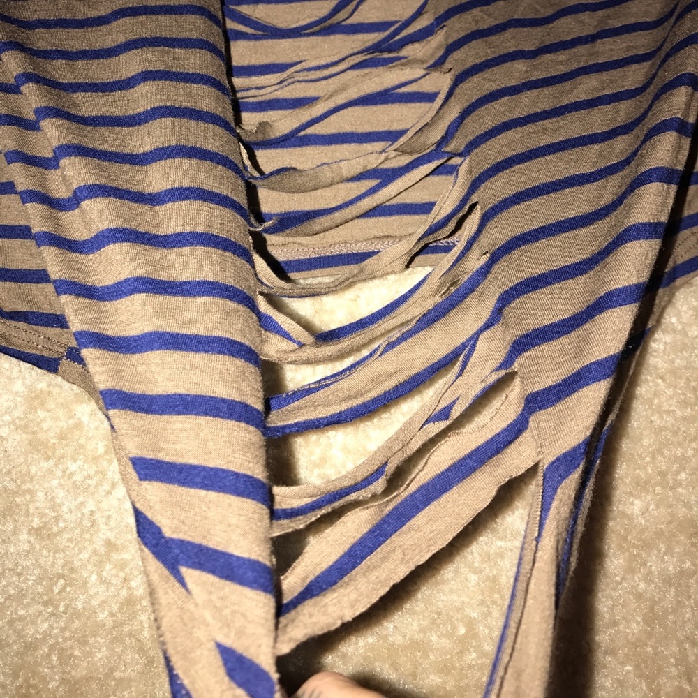 Top - Picture 2 of 3