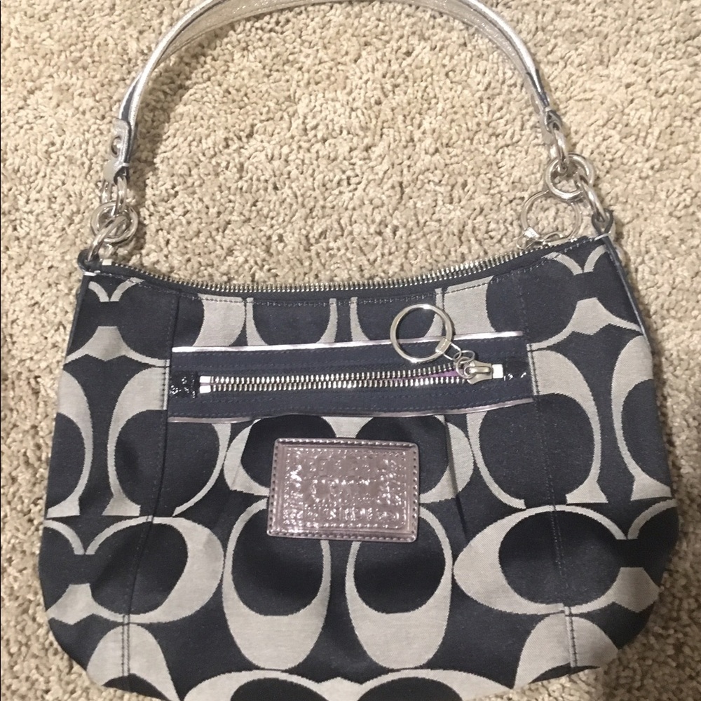 Coach Poppy Classic print  Shoulder Bag