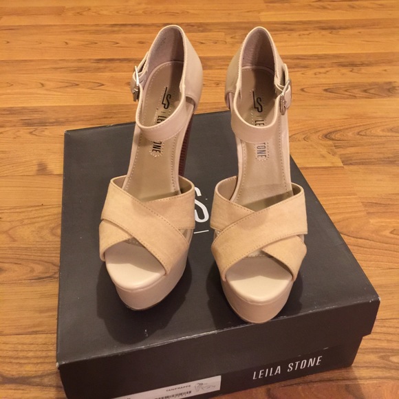 Leila Stone platform shoes - Picture 2 of 4