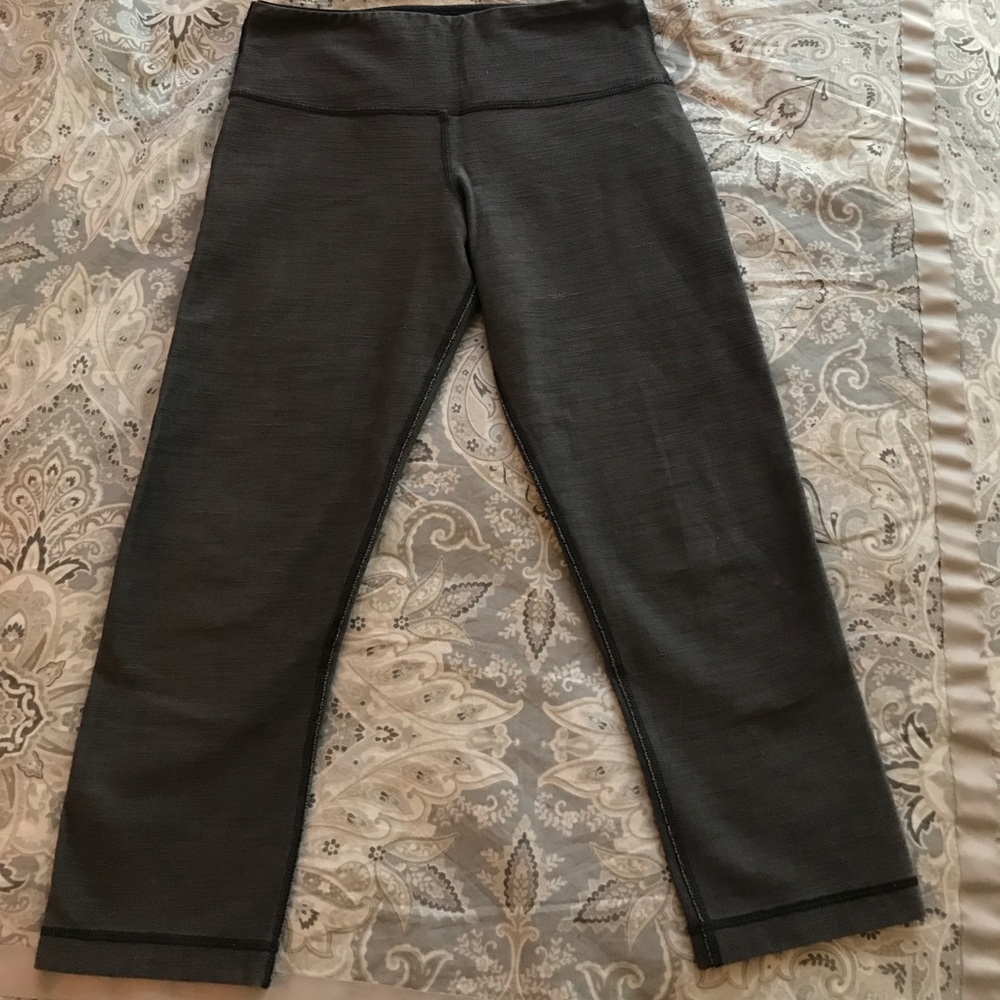 Light grey lululemon leggings