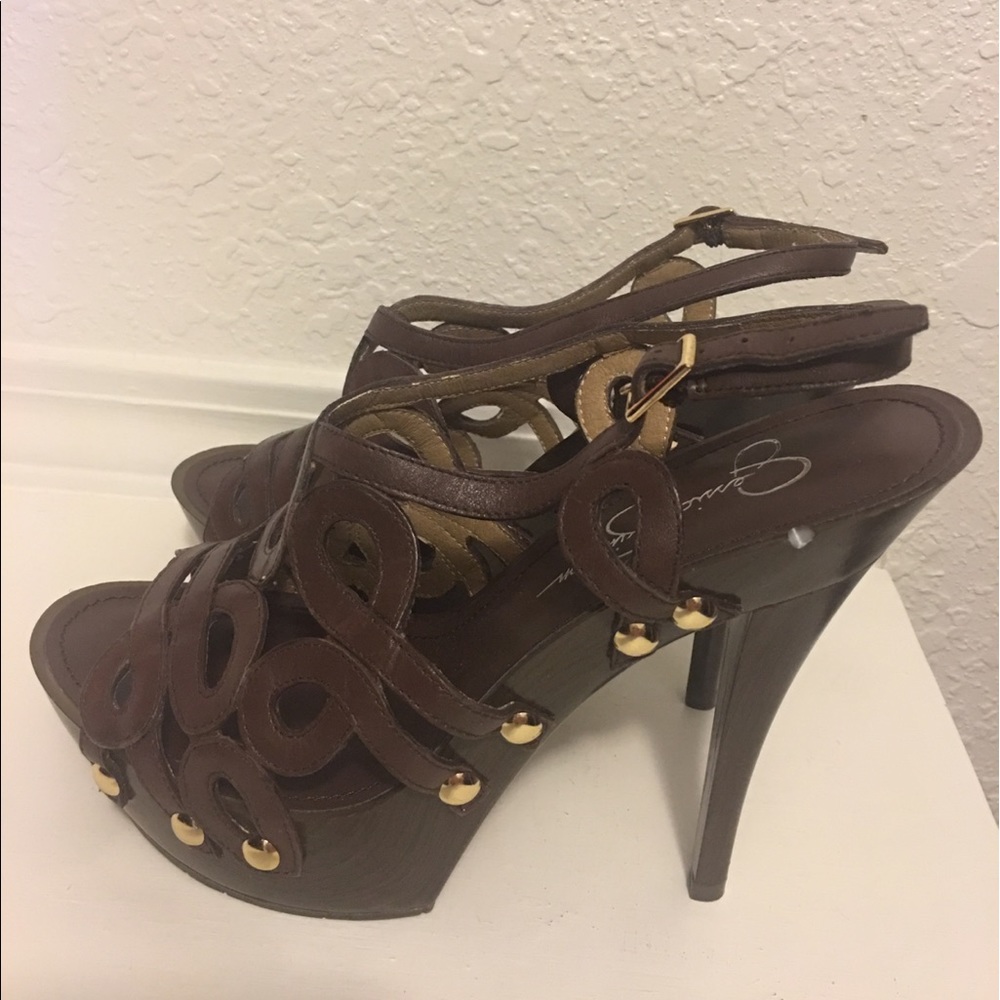 Jessica Simpson brown strapy sandal size 7