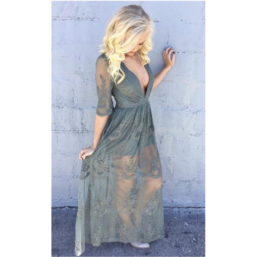 Live in Luxe Lace Maxi Dress - Picture 4 of 8