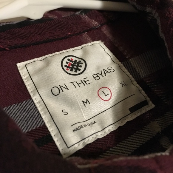 Large On The Byas Long Sleeve Flannel type shirt🔥 - Picture 2 of 3