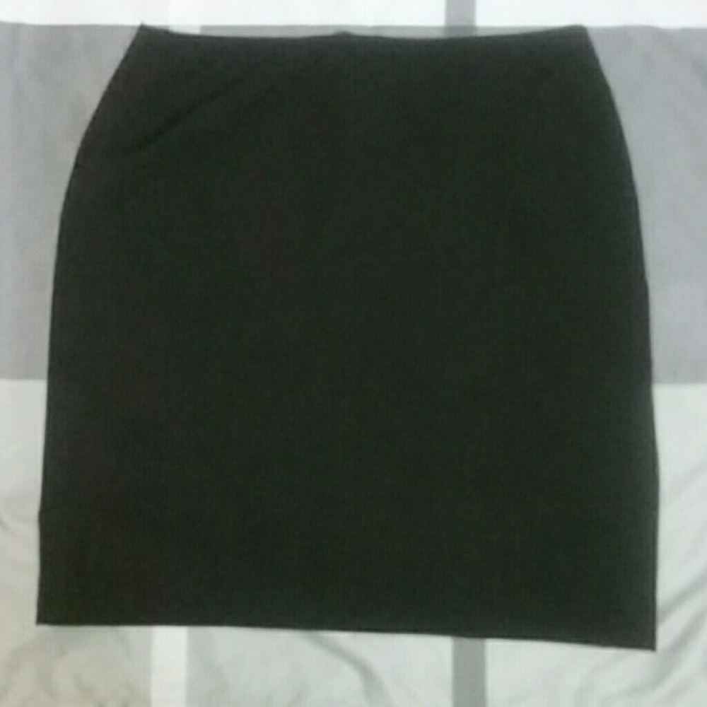 Worthington Skirt, Black. EUC