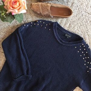 B2GO • 🗝 Topshop Sweater 🗝