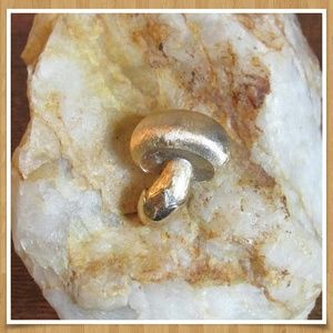 Vtg 60's Trifari Small Mushroom Pin