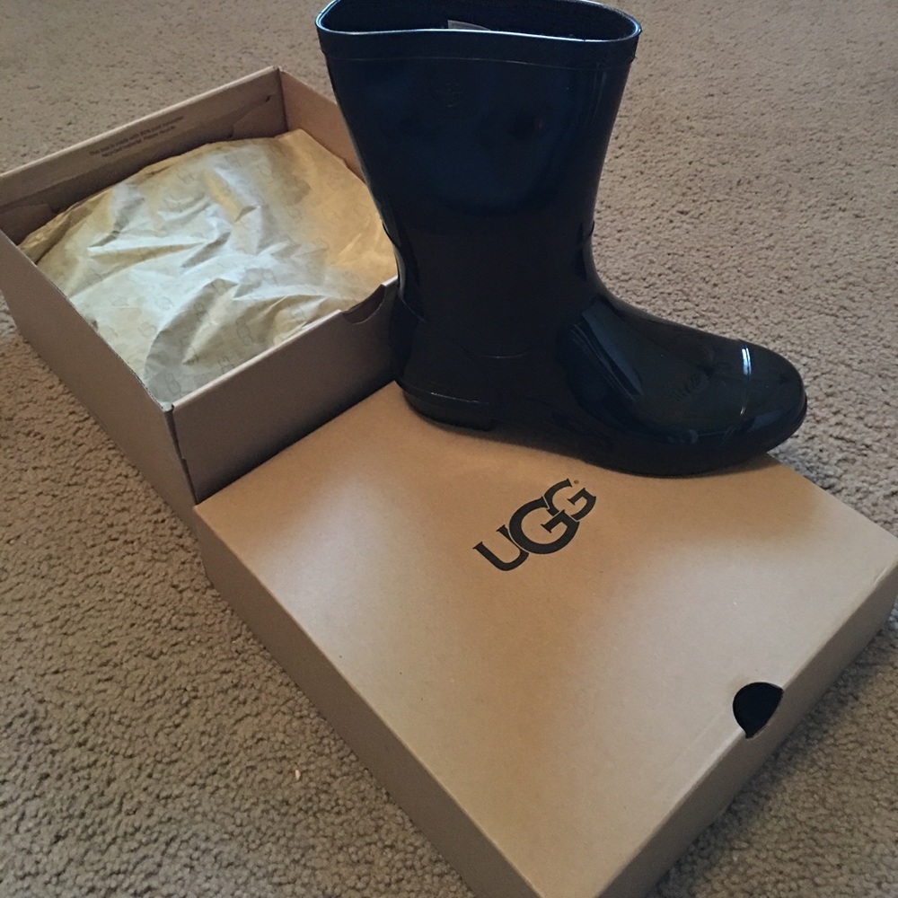 Ugg rain boots