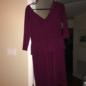 Maroon dress with 3/4 sleeves
