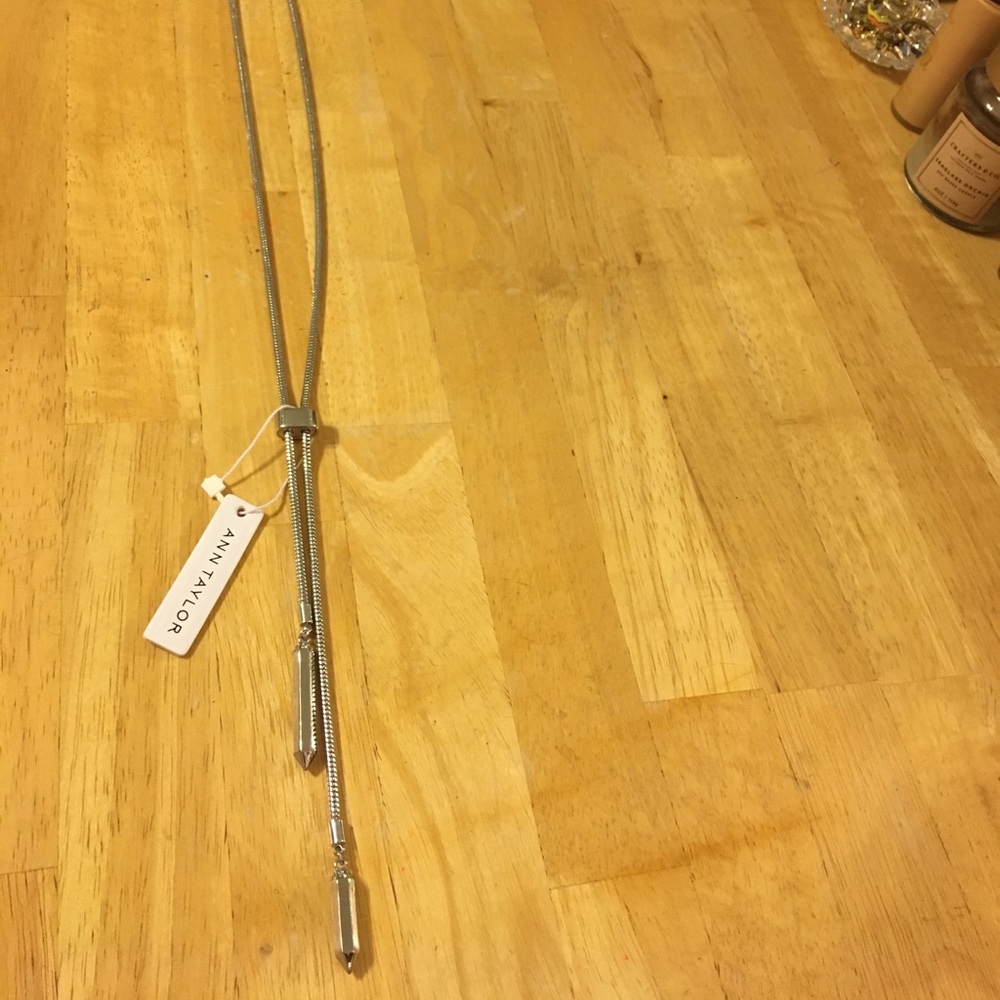 Silver pendant necklace